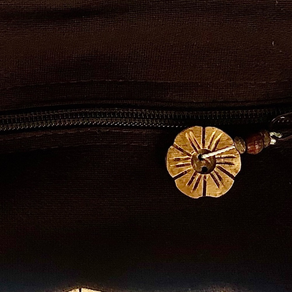 Handmade Coconut Shell Handbag - Picture 8 of 9